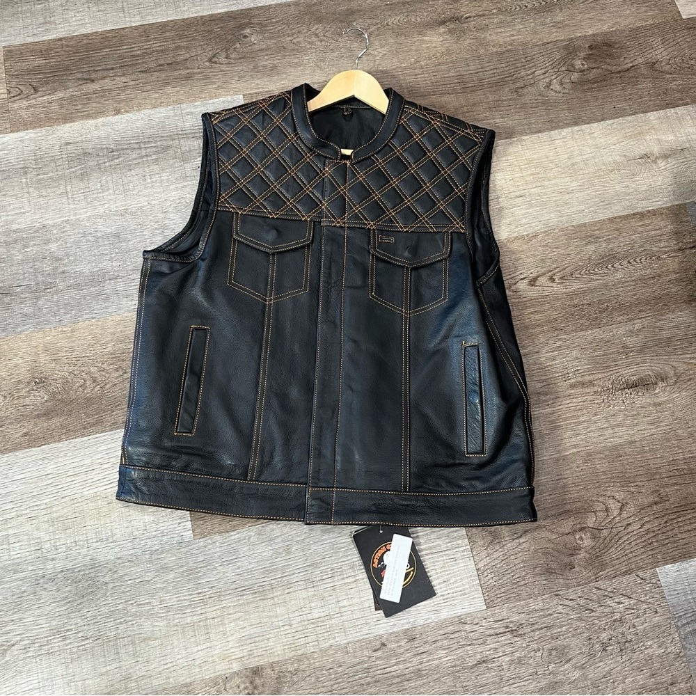 NWT 2XL HARLEY DAVIDSON COLORS BLACK AND ORANGE MENS VEST ACTION CYCLES BRAND